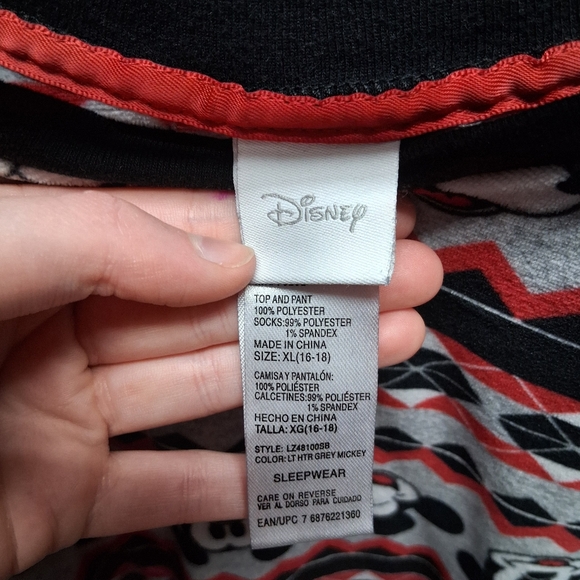 Disney Winter Fleece Mickey Mouse Red, Black, And Gray Pajama Set Sz XL 16-18 - Picture 2 of 7